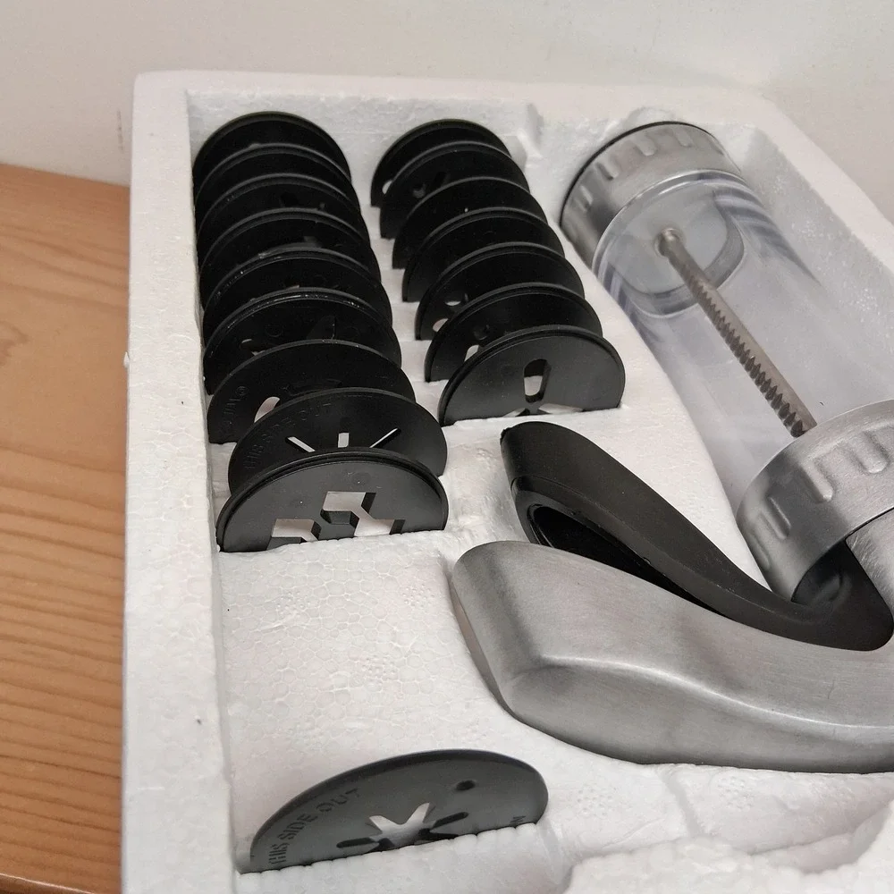 Wilton‎ Cookie Pro Ultra II Cookie Press Complete Set 19 Disks Spritz Cooky